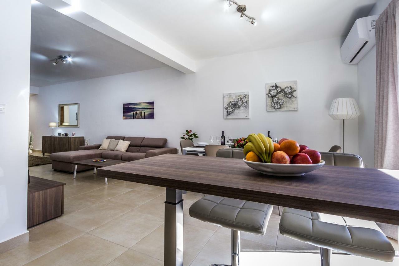 Sunny Modern Apartments 멜리에하 외부 사진