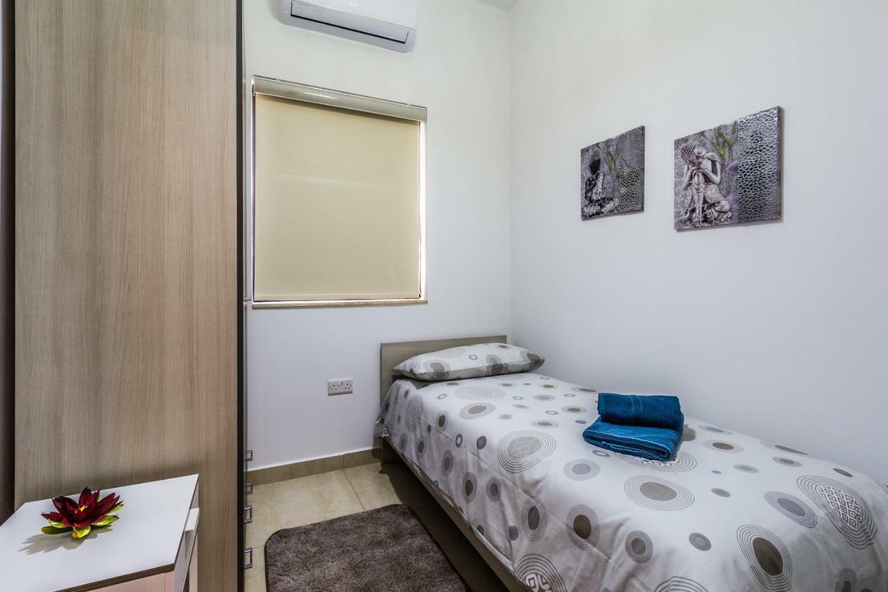 Sunny Modern Apartments 멜리에하 외부 사진